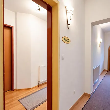 Tyrolean With Terrace Apartmán *